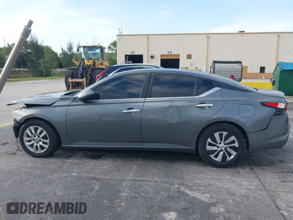 2020 Nissan Altima 2.5 S with VIN 1N4BL4BV4LC247109, listed as a IAAI auction lot 42085352 with 99,016 mi miles. Bid and sale history available at carsss.com. Image 14.
