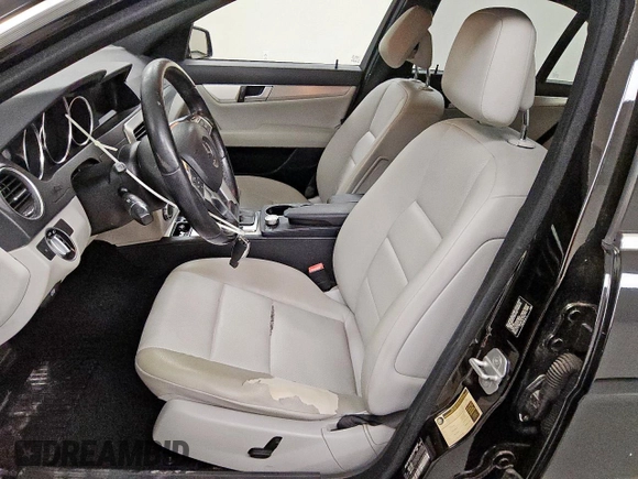2012 Mercedes-Benz C 250 Sport с VIN WDDGF4HB4CR212965, выставлен на аукционе Copart как лот 62350735 с пробегом 72 722 миль миль и Чистый • Clean title. История ставок и продаж доступна на DreamBid. Изображение 7.