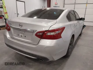 2018 Nissan Altima 2.5 SR with VIN 1N4AL3AP5JC294624, listed as a IAAI auction lot 41701907 with 89,340 mi miles. Bid and sale history available at carsss.com. Image 4.