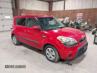 2013 Kia Soul with VIN KNDJT2A57D7606670, listed as a IAAI auction lot 42058355 with 178,057 mi miles. Bid and sale history available at carsss.com. Image 1.