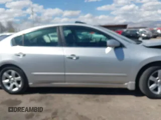 2008 Nissan Altima 2.5 SL with VIN 1N4AL21E68N470832, listed as a IAAI auction lot 42036112 with 162,249 mi miles. Bid and sale history available at carsss.com. Image 14.