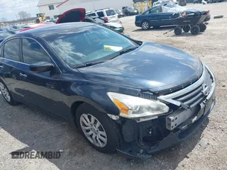 2013 Nissan Altima 2.5 S with VIN 1N4AL3AP4DC913024, listed as a IAAI auction lot 42045465 with 172,990 mi miles. Bid and sale history available at carsss.com. Image 1.