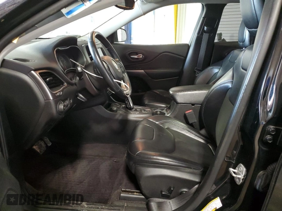 2019 Jeep Cherokee Altitude with VIN 1C4PJMLX4KD126188, listed as a Copart auction lot 41834845 with 109,405 mi miles and Salvage title. Bid and sale history available at DreamBid. Image 7.