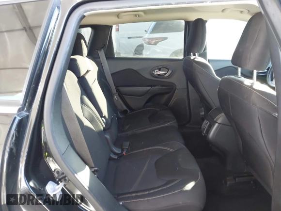 2015 Jeep Cherokee Latitude with VIN 1C4PJLCB7FW632624, listed as a IAAI auction lot 41413648 with 110,274 mi miles. Bid and sale history available at carsss.com. Image 8.