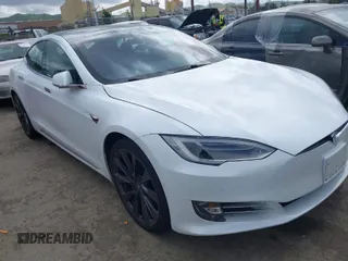 2018 Tesla Model S 75D with VIN 5YJSA1E23JF271465, listed as a IAAI auction lot 41911356 with 50,483 mi miles and . Bid and sale history available at DreamBid. Image 1.