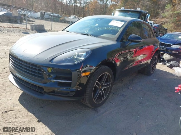 2019 Porsche Macan with VIN WP1AA2A51KLB01099, listed as a IAAI auction lot 40768646 with 77,725 mi miles. Bid and sale history available at carsss.com. Image 2.
