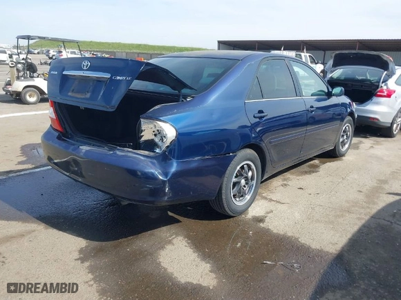 2004 Toyota Camry LE with VIN 4T1BE32K84U381293, listed as a IAAI auction lot 41765044 with 228,746 mi miles. Bid and sale history available at carsss.com. Image 4.
