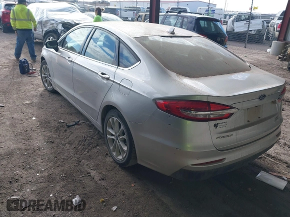 2019 Ford Fusion SE with VIN 3FA6P0HD8KR186392, listed as a IAAI auction lot 41884740 with 64,663 mi miles. Bid and sale history available at carsss.com. Image 3.