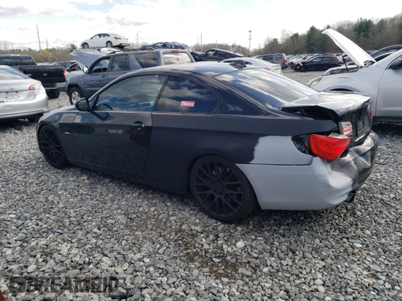 2011 BMW 3 Series 335i xDrive с VIN WBAKF9C51BE262129, выставлен на аукционе Copart как лот 52133195 с пробегом 99 942 миль миль и Чистый • Clean title. История ставок и продаж доступна на DreamBid. Изображение 2.