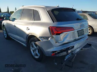2023 Audi Q5 Premium with VIN WA1ABAFY9P2084975, listed as a IAAI auction lot 41302774 with 40,203 mi miles. Bid and sale history available at carsss.com. Image 3.