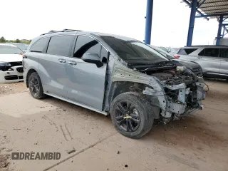 2024 Toyota Sienna LE z VIN 5TDCSKFC9RS122614, wystawiony jako Copart lot #51087125 z przebiegiem 32 148 mil mil oraz Szkoda całkowita • Salvage title. Historia ofert i sprzedaży dostępna na DreamBid. Obrazek 4.