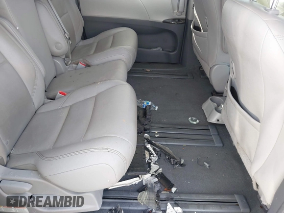 2019 Toyota Sienna XLE Auto Access Seat with VIN 5TDYZ3DC5KS011283, listed as a IAAI auction lot 41569183 with 140,456 mi miles. Bid and sale history available at carsss.com. Image 8.