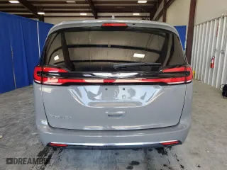 2022 Chrysler Pacifica Touring L with VIN 2C4RC1BG1NR218329, listed as a Copart auction lot 53252715 with 62,868 mi miles and Clean Title. Bid and sale history available at carsss.com. Image 6.