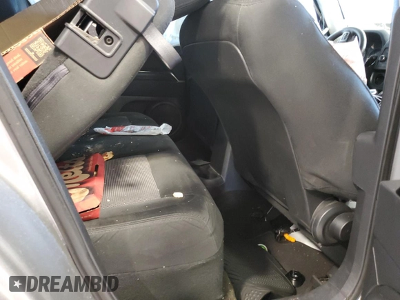 2015 Jeep Patriot Altitude z VIN 1C4NJRBB7FD426453, wystawiony jako Copart lot #48315865 z przebiegiem Nie podano mil oraz Nie do naprawy • Non repairable. Historia ofert i sprzedaży dostępna na DreamBid. Obrazek 11.