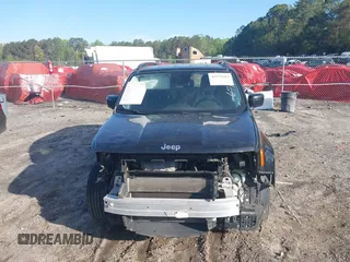 2017 Jeep Renegade Latitude with VIN ZACCJABB7HPG21286, listed as a IAAI auction lot 41979283 with 142,540 mi miles. Bid and sale history available at carsss.com. Image 12.