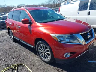2015 Nissan Pathfinder SV z VIN 5N1AR2MNXFC703040, wystawiony jako IAAI lot #41642936 z przebiegiem 168 794 mil mil oraz . Historia ofert i sprzedaży dostępna na DreamBid. Obrazek 1.