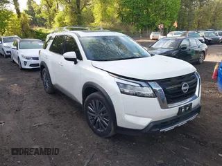 2024 Nissan Pathfinder SL z VIN 5N1DR3CD3RC265901, wystawiony jako IAAI lot #42157330 z przebiegiem 29 804 mil mil oraz . Historia ofert i sprzedaży dostępna na DreamBid. Obrazek 1.