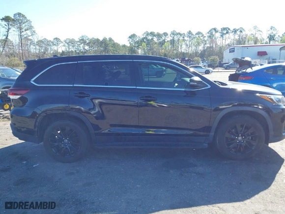 2019 Toyota Highlander SE with VIN 5TDKZRFH2KS569058, listed as a IAAI auction lot 41739724 with NaN miles. Bid and sale history available at carsss.com. Image 13.