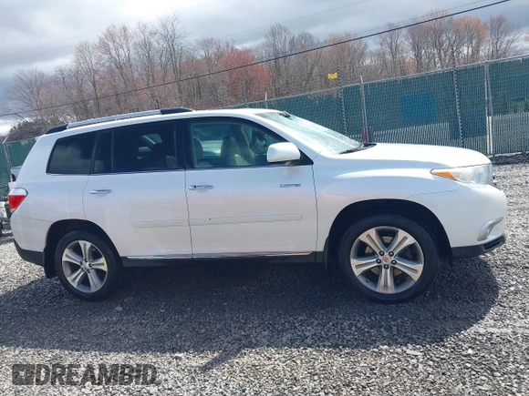 2012 Toyota Highlander Limited with VIN 5TDDK3EH6CS122455, listed as a IAAI auction lot 41824335 with 154,149 mi miles. Bid and sale history available at carsss.com. Image 13.