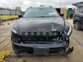 2018 Jeep Cherokee Latitude with VIN 1C4PJLCBXJD577610, listed as a Copart auction lot 55740775 with 120,776 mi miles and Salvage title. Bid and sale history available at DreamBid. Image 5.