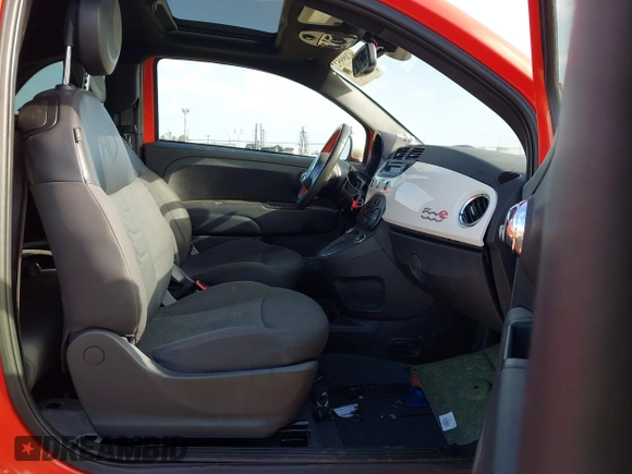 2014 FIAT 500e z VIN 3C3CFFGE3ET245079, wystawiony jako IAAI lot #42099527 z przebiegiem 47 088 mil mil oraz . Historia ofert i sprzedaży dostępna na DreamBid. Obrazek 5.