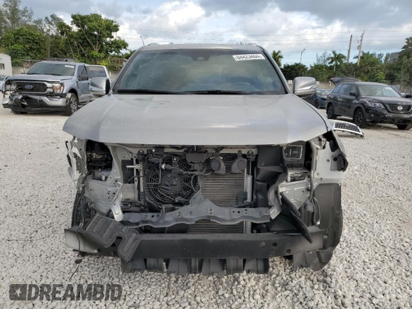 2023 Lexus GX 460 Luxury z VIN JTJGM7BX6P5350328, wystawiony jako Copart lot #84423404 z przebiegiem 16 840 mil mil oraz Nie do naprawy • Non repairable. Historia ofert i sprzedaży dostępna na DreamBid. Obrazek 5.