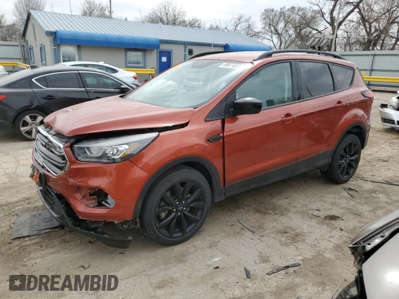 2019 Ford Escape SE z VIN 1FMCU9GD0KUB59820, wystawiony jako Copart lot #49674525 z przebiegiem 69 828 mil mil oraz Szkody całkowita. Historia ofert i sprzedaży dostępna na DreamBid. Obrazek 1.