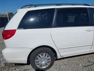 2008 Toyota Sienna CE with VIN 5TDZK23C78S130773, listed as a IAAI auction lot 41863498 with 251,660 mi miles. Bid and sale history available at carsss.com. Image 14.