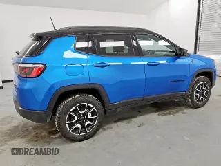 2025 Jeep Compass Trailhawk with VIN 3C4NJDDN0ST536792, listed as a Copart auction lot 61690425 with 14,512 mi miles and Clean title. Bid and sale history available at DreamBid. Image 3.