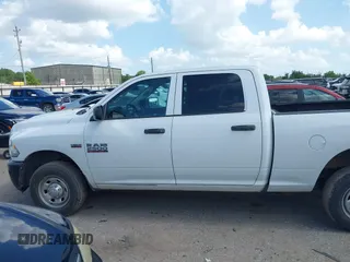 2015 Ram 2500 Tradesman z VIN 3C6TR4CT4FG556775, wystawiony jako IAAI lot #42531595 z przebiegiem 109 195 mil mil oraz . Historia ofert i sprzedaży dostępna na DreamBid. Obrazek 14.
