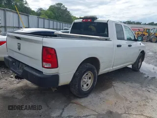 2020 Ram 1500 Tradesman z VIN 1C6RR6FT4LS148072, wystawiony jako IAAI lot #42041064 z przebiegiem 104 886 mil mil oraz . Historia ofert i sprzedaży dostępna na DreamBid. Obrazek 4.