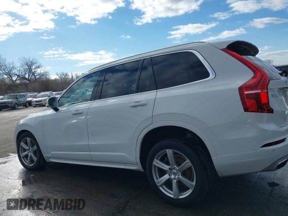 2021 Volvo XC90 Momentum with VIN YV4A221K0M1711124, listed as a IAAI auction lot 41017835 with 35,931 mi miles. Bid and sale history available at carsss.com. Image 15.