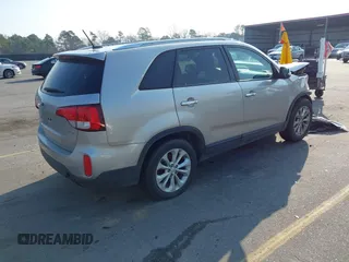 2015 Kia Sorento EX with VIN 5XYKU4A73FG627715, listed as a IAAI auction lot 41474300 with 51,940 mi miles. Bid and sale history available at carsss.com. Image 4.