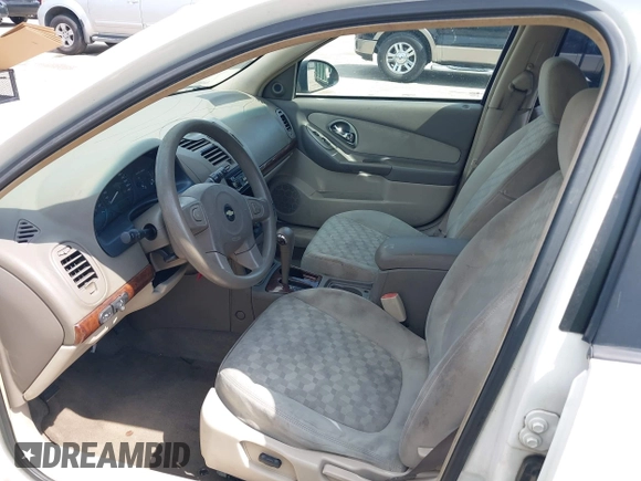 2004 Chevrolet Malibu Maxx LS z VIN 1G1ZT64844F237295, wystawiony jako IAAI lot #42290178 z przebiegiem 167 963 mil mil oraz . Historia ofert i sprzedaży dostępna na DreamBid. Obrazek 5.