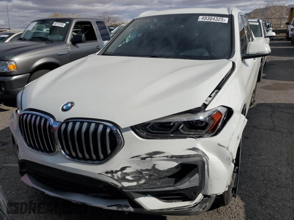 2021 BMW X1 sDrive28i z VIN WBXJG7C01M5T72642, wystawiony jako Copart lot #49304325 z przebiegiem 39 124 mil mil oraz Szkoda całkowita • Salvage title. Historia ofert i sprzedaży dostępna na DreamBid. Obrazek 5.