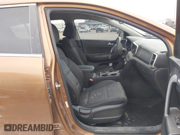 2020 Kia Sportage LX with VIN KNDPM3AC5L7796219, listed as a IAAI auction lot 41563048 with Not Provided miles. Bid and sale history available at carsss.com. Image 5.