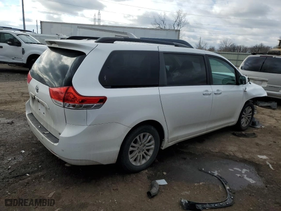 2014 Toyota Sienna XLE with VIN 5TDYK3DC6ES473277, listed as a Copart auction lot 43829345 with 118,760 mi miles and Clean Title. Bid and sale history available at carsss.com. Image 3.