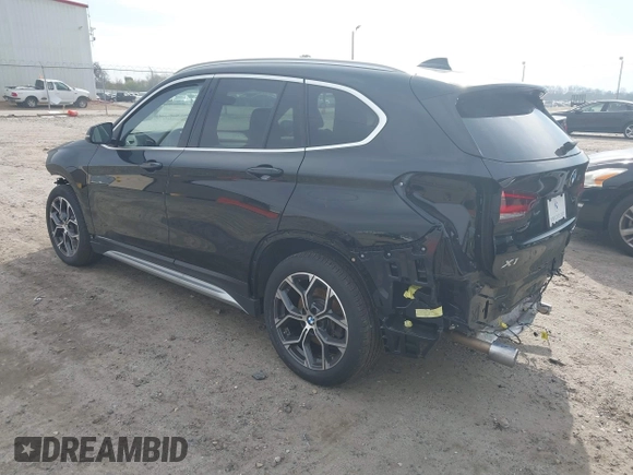 2021 BMW X1 xDrive28i with VIN WBXJG9C05M5T83784, listed as a IAAI auction lot 41696073 with 15,865 mi miles and . Bid and sale history available at DreamBid. Image 3.
