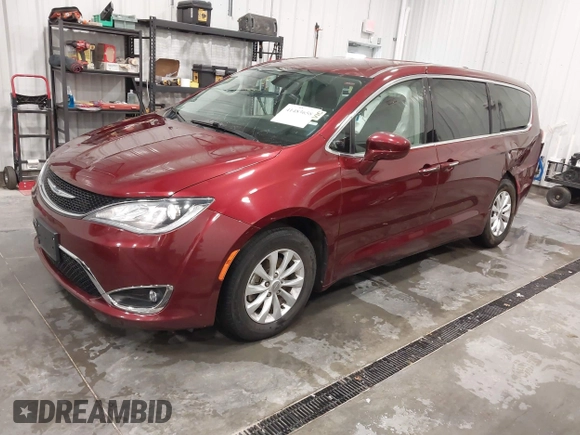 2019 Chrysler Pacifica Touring Plus z VIN 2C4RC1FGXKR706264, wystawiony jako IAAI lot #41483658 z przebiegiem 86 823 mil mil oraz . Historia ofert i sprzedaży dostępna na DreamBid. Obrazek 2.