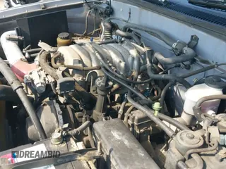 2000 Toyota Tundra SR5 with VIN 5TBRT3410YS033424, listed as a IAAI auction lot 43053038 with 242,597 mi miles and . Bid and sale history available at DreamBid. Image 12.