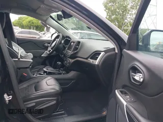 2022 Jeep Cherokee X z VIN 1C4PJMCX0ND552920, wystawiony jako IAAI lot #42436665 z przebiegiem 45 560 mil mil oraz . Historia ofert i sprzedaży dostępna na DreamBid. Obrazek 5.