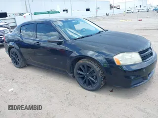 2014 Dodge Avenger SE z VIN 1C3CDZAG3EN104594, wystawiony jako IAAI lot #42561392 z przebiegiem 129 208 mil mil oraz . Historia ofert i sprzedaży dostępna na DreamBid. Obrazek 1.