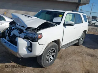 2024 Toyota 4Runner TRD Off Road with VIN JTERU5JR8R6217050, listed as a IAAI auction lot 41983644 with 27,811 mi miles and . Bid and sale history available at DreamBid. Image 18.