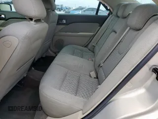 2010 Ford Fusion SE z VIN 3FAHP0HA7AR355587, wystawiony jako Copart lot #53390305 z przebiegiem 160 598 mil mil oraz Czysty tytuł • Clean title. Historia ofert i sprzedaży dostępna na DreamBid. Obrazek 11.