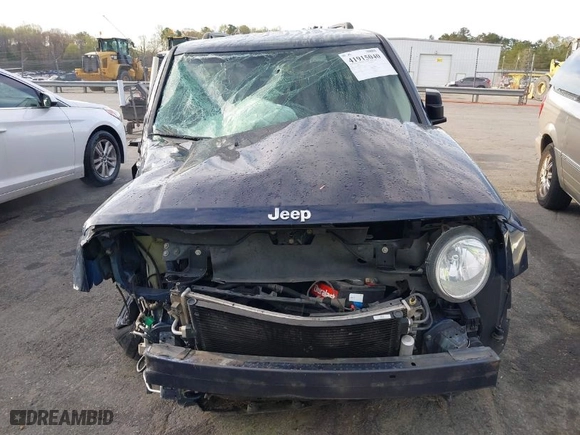 2016 Jeep Patriot Sport with VIN 1C4NJPBB8GD682090, listed as a IAAI auction lot 41915040 with 155,284 mi miles. Bid and sale history available at carsss.com. Image 6.