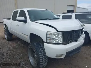 2008 Chevrolet Silverado 1500 LTZ with VIN 2GCEK13M581135446, listed as a IAAI auction lot 41487589 with 261,705 mi miles. Bid and sale history available at carsss.com. Image 1.