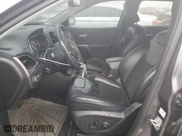 2019 Jeep Cherokee Latitude Plus z VIN 1C4PJMLX0KD299898, wystawiony jako Copart lot #56904625 z przebiegiem 93 064 mil mil oraz Szkoda całkowita • Salvage title. Historia ofert i sprzedaży dostępna na DreamBid. Obrazek 7.