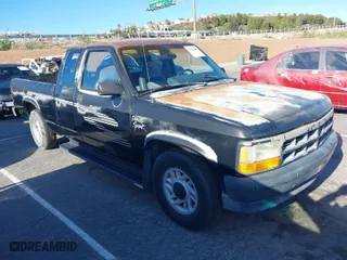 1992 Dodge Dakota with VIN 1B7FL23X8NS688637, listed as a IAAI auction lot 41929204 with 125,967 mi miles. Bid and sale history available at carsss.com. Image 1.