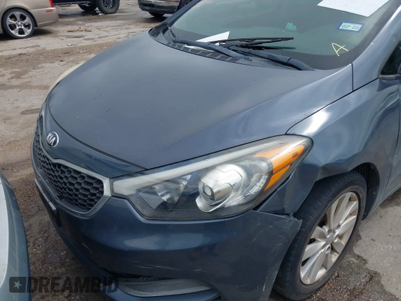 2014 Kia Forte LX with VIN KNAFX4A62E5221011, listed as a IAAI auction lot 42063598 with 187,649 mi miles. Bid and sale history available at carsss.com. Image 12.