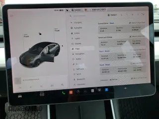 2018 Tesla Model 3 Long Range Battery z VIN 5YJ3E1EB2JF169809, wystawiony jako Copart lot #60623104 z przebiegiem 81 747 mil mil oraz Tytuł czysty. Historia ofert i sprzedaży dostępna na DreamBid. Obrazek 9.
